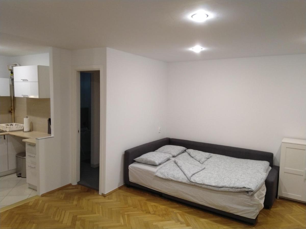 ヴロツワフApartament Zielona Wierzba Blisko Sky Towerアパートメント エクステリア 写真