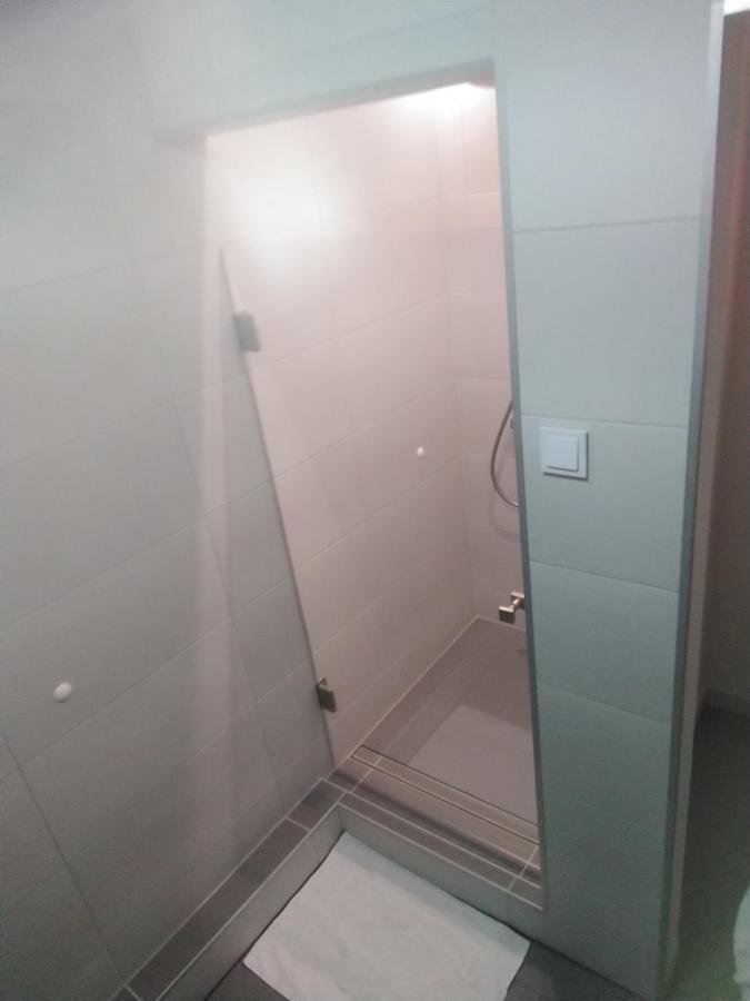 ヴロツワフApartament Zielona Wierzba Blisko Sky Towerアパートメント エクステリア 写真