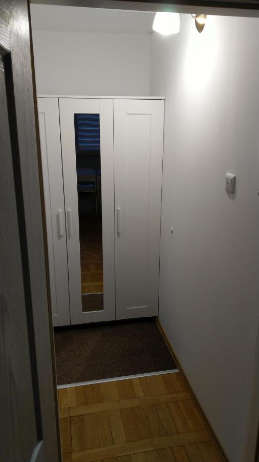 ヴロツワフApartament Zielona Wierzba Blisko Sky Towerアパートメント エクステリア 写真