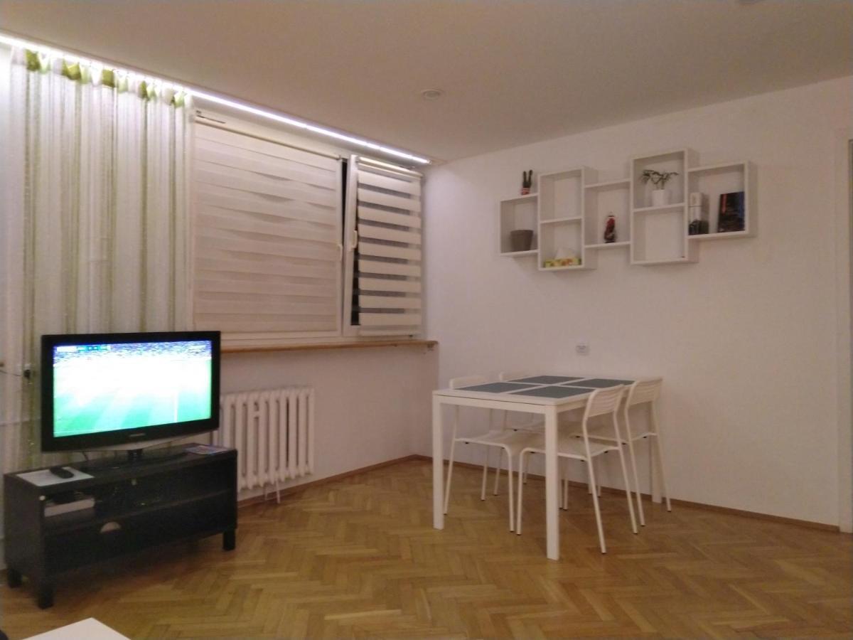 ヴロツワフApartament Zielona Wierzba Blisko Sky Towerアパートメント エクステリア 写真