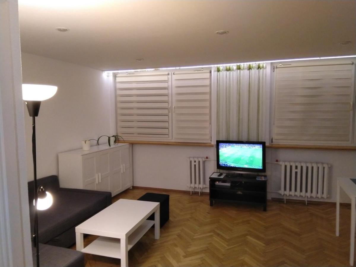 ヴロツワフApartament Zielona Wierzba Blisko Sky Towerアパートメント エクステリア 写真